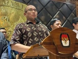 Soal Pemecatan Ketua KPU Hasyim Asya’ri, Istana akan Hormati Putusan DKPP
