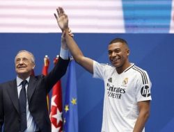 Kylian Mbappé Resmi Bergabung dengan Real Madrid, Disambut Meriah di Santiago Bernabéu