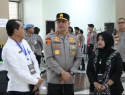 Kapolda Pantau Langsung Penyandingan Data Perolehan Suara Pemilu 2024 Kabupaten Sekadau 