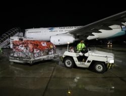 Melihat Proses Muat Barang Bantuan Kemanusiaan RI untuk Papua Nugini