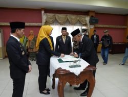 Ani Sofian Lantik Amirullah sebagai Sekda Kota Pontianak