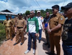 Bupati Ketapang Kunjungan Kerja Tinjau Jalan Program CSR di Jelai Hulu