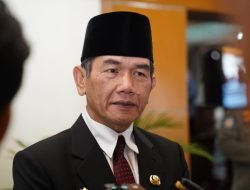 Ani Sofian Tekankan Guru Ikuti Perkembangan Zaman