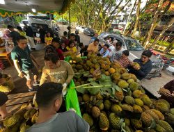 Durian Jemongko, yang Paling Diburu Tiap Sore di Jalan Letkol Sugiono, Seenak Apa?