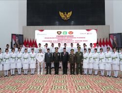 GUBERNUR HARISSON KUKUHKAN 28 ANGGOTA PASKIBRAKA PROVINSI KALBAR