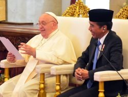 Paus Fransiskus Ingatkan Bahaya Pemaksaan Penyeragaman Oleh Penguasa