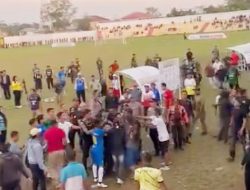 Laga Sepak Bola Gama FC vs Kodim 1203 Ketapang Ricuh, Video Viral di Medsos