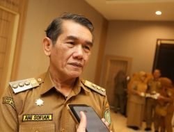 Mulai 1 Januari 2025, Seluruh  Pelaku Usaha Dilarang Sediakan Kantong Plastik