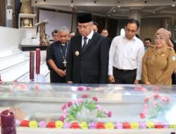 Harisson Beri Penghormatan Terakhir kepada Uskup Agung Emeritus Pontianak, MGR. Hieronymus Herculanus Bumbun