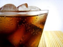 Mengonsumsi Jus Buah, Minuman Soda, dan Kopi Tingkatkan Resiko Stroke