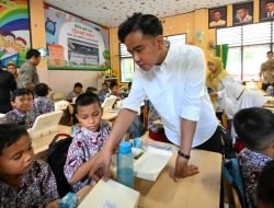 Dorong Keterlibatan Petani dan UMKM Lokal, Wapres Tinjau Program Makan Bergizi Gratis di SDN 103 Inpres Hasanuddin