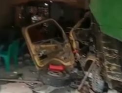 Rem Blong, Truk Tabrak Dua Ruko di Tayan Hilir