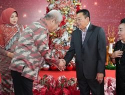 Penjabat Gubernur Kalbar Bersilaturahmi ke Kediaman Cornelis pada Perayaan Natal 2024