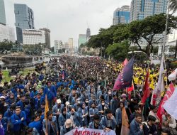 Mahasiswa Tuntut Evaluasi MBG: Siang Anak Makan Gratis, Malam Tak Makan Karena Ortu Dipecat!