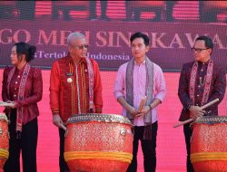 Wapres Gibran Hadiri Festival Cap Go Meh Singkawang 2025