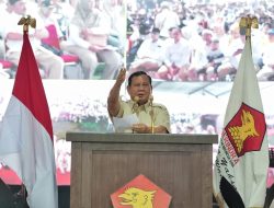 Prabowo Ancam Tutup Penggilingan yang Beli Gabah di Bawah Rp6.500