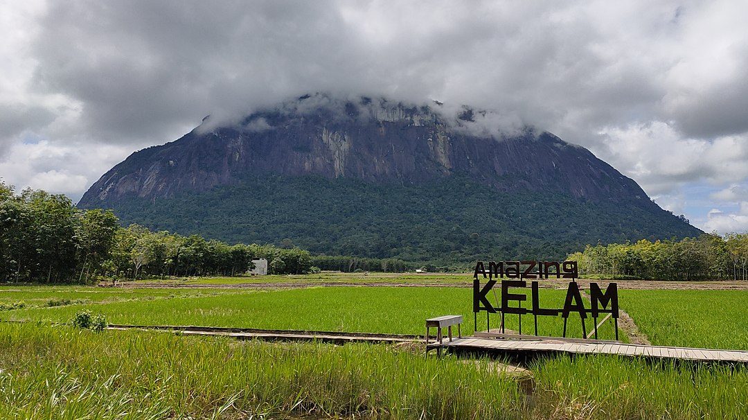 Bukit Kelam, Salah satu destinasi tempat wisata di Kabupaten Sintang.