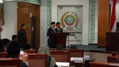 Wali Kota Pontianak Edi Rusdi Kamtono didampingi Wakil Wali Kota Bahasan menyampaikan pidato dalam agenda Penyampaian Visi dan Misi Wali Kota dan Wakil Wali Kota Pontianak di Ruang Rapat Paripurna DPRD Kota Pontianak, Selasa (4/3/2025).