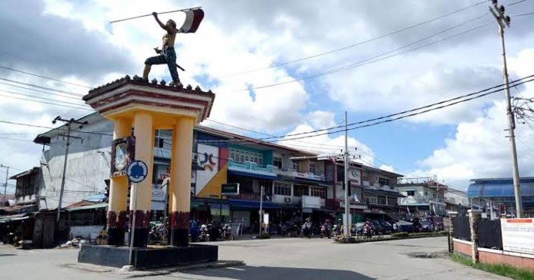 Tugu Juang di Nanga Pinoh, Melawi, Kalimantan Barat. Foto: partigo.com
