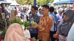 Warga Antusias Serbu Pasar Murah di Pontianak Timur