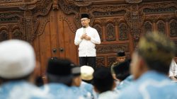 Wali Kota Pontianak Edi Rusdi Kamtono mengajak hadirin kegiatan peringatan Nuzulul Quran peringatan Nuzulul Quran sekaligus buka puasa bersama di Aula Rumah Jabatan Wali Kota menjadi sarana introspeksi diri, Senin (17/3/2025).