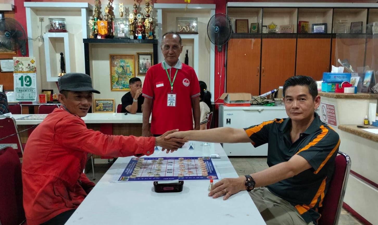 Laga final Kejurda Catur Gajah atau Xiang Qi Kalbar 2025 di Yayasan Bhakti Suci, Pontianak, Rabu (19/3/2025) (foto: Sutaryadi)