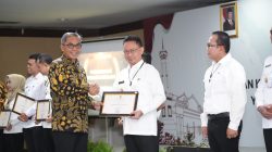 Wali Kota Pontianak menerima penghargaan peringkat kedua IKPD Kota Pontianak 2024 dari KPK sebagai bentuk komitmen dalam pencegahan korupsi.