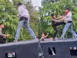 Viral! Demonstran di Manado Duel 1 vs 1 di Atas Mobil Polisi