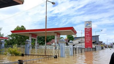 Banjir Rendam Putussibau Utara Kabupaten Kapuas Hulu, Akses Jalan Lumpuh Total