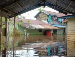 Kondisi Perumahan Warga Terendam Banjir di Ketungau Tengah Kabupaten Sintang. Foto: (Dok. istimewa)