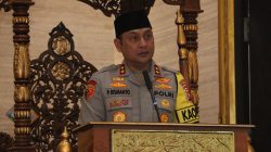 Kapolda Kalbar Irjen Pol Pipit Rismanto beri sambutan pada acara buka puasa bersama di Masjid An-Nur Polda Kalbar, Jumat (21/03/2025).