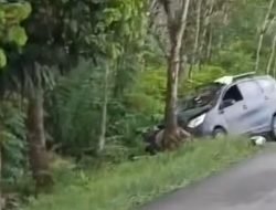 Lakalantas Antara Mobil Travel dan Motor di Jalan Sintang-Putussibau Memakan Korban Jiwa