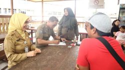 Satgas KTR Kota Pontianak melakukan sidak ke sejumlah titik di Kota Pontianak terhadap kepatuhan masyarakat dengan Kawasan Tanpa Rokok, Selasa (25/03/2025). Foto: HO/Faktakalbar.id