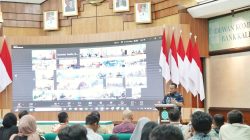 Direktur Utama Bank Kalbar, Rokidi, saat menyampaikan sambutan dalam kegiatan terkait program KUR di Kantor Pusat Bank Kalbar, Pontianak, Rabu (11/3). (BANK KALBAR FOR FAKTAKALBAR.ID)