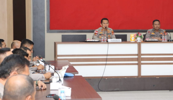 Polresta Pontianak menggelar kegiatan Tactical Floor Game (TFG) di Aula Polresta Pontianak pada Rabu, (23/4/2025). Faktakalbar.id