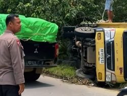 Truk Pengangkut Oksigen Menuju RSUD M. Djoen Sintang Terguling di Pinggir Jalan, Berhasil Diamankan Tim Kepolisian