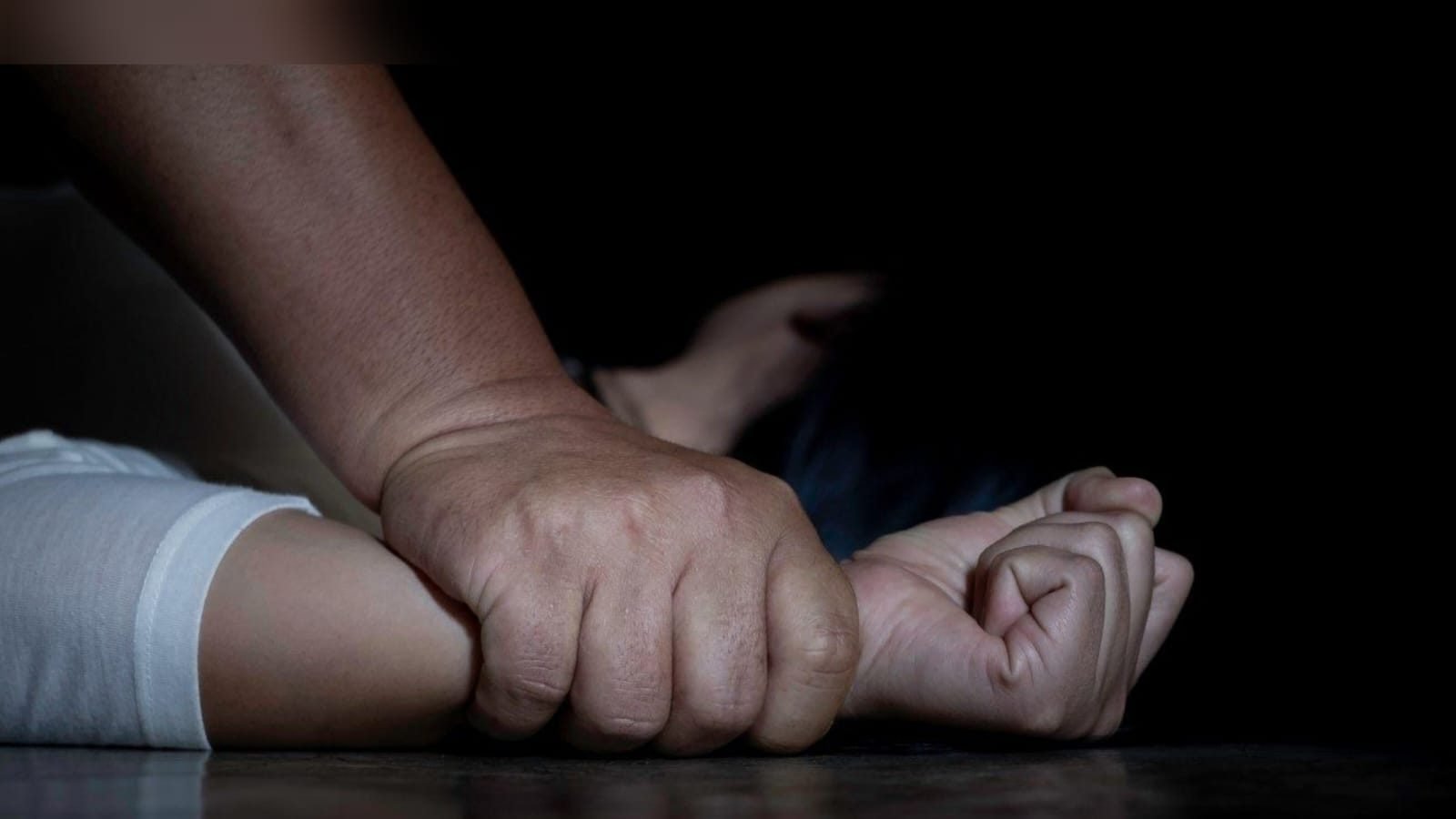 Ilustrasi Persetubuhan Yang dilakukan pria berinisial HH terhadap anak dibawah umur dengan cara memaksa hingga penganiayaan. Foto: Ist.