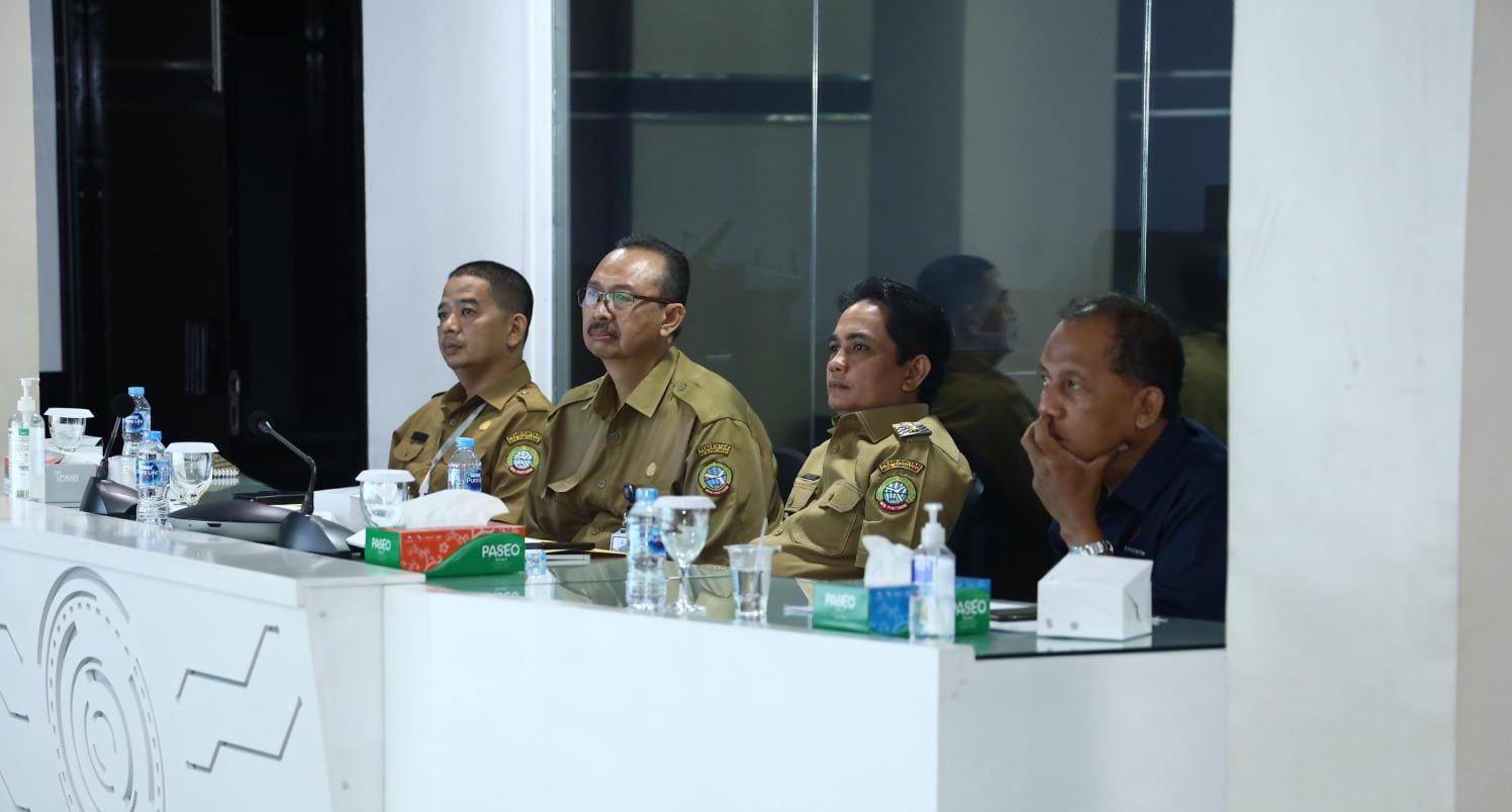 Wakil Wali Kota Pontianak, Bahasan dalam Rakor pengendalian inflasi dengan Kementerian Dalam Negeri melalui daring di Ruang Pontive Center, Senin (13/4/2025). Foto: HO/Faktakalbar.id