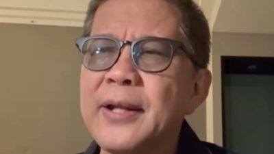 Rocky Gerung dalam tayangan kanal YouTube miliknya membahas isu ijazah Presiden Jokowi, Rabu (16/04/2025). Foto: Tangkapan layar.
