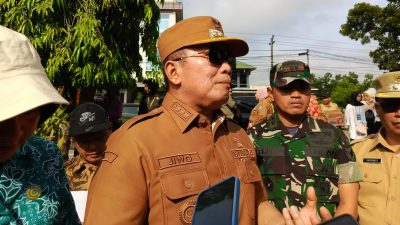 Bupati Kubu Raya, Sujiwo komitmen akan lakukan penanaman pohon di Jalan Ayani II tanpa mengeluarkan anggaran APBD. Foto: Mario/Faktakalbar.id