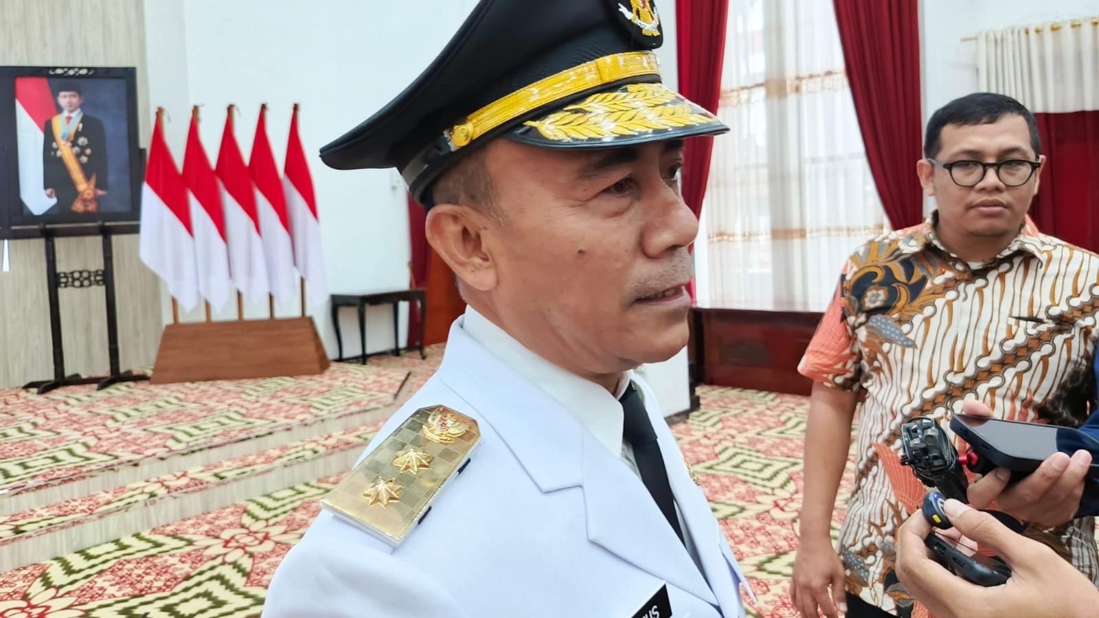 Wakil Gubernur Kalimantan Barat, Krisantus Kurniawan ingatkan pentingnya kehadiran OPD dalam rapat internal tertutup hari Senin (28/4/2025) nanti. Foto: Mario/Faktakalbar.id