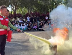 Tanggap Bencana, Relawan PMR Dilatih Tangani Situasi Darurat Kebakaran