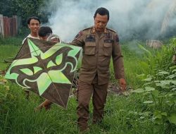 Satpol PP Pontianak Tertibkan Puluhan Layangan dan Gelondongan