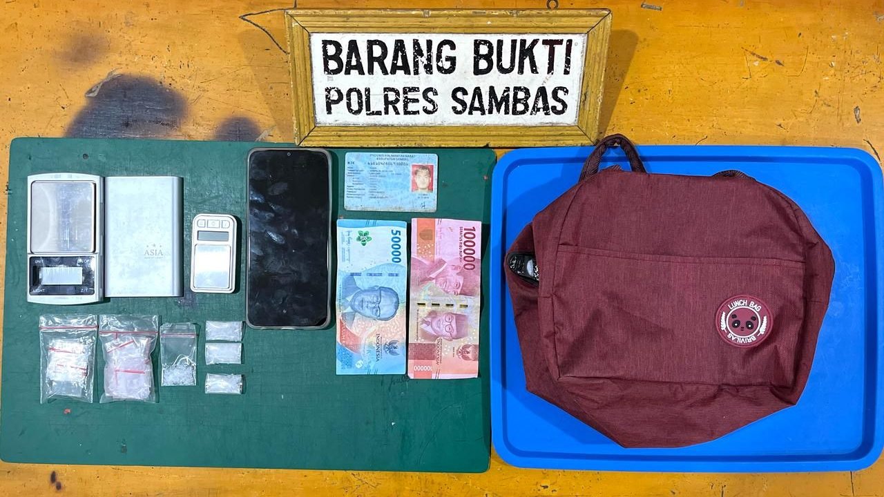 Barang bukti peredaran narkotika jenis Sabu oleh Y (32) di Tebas, diamankan di Mapolres Sambas. (dok.Polres Sambas)