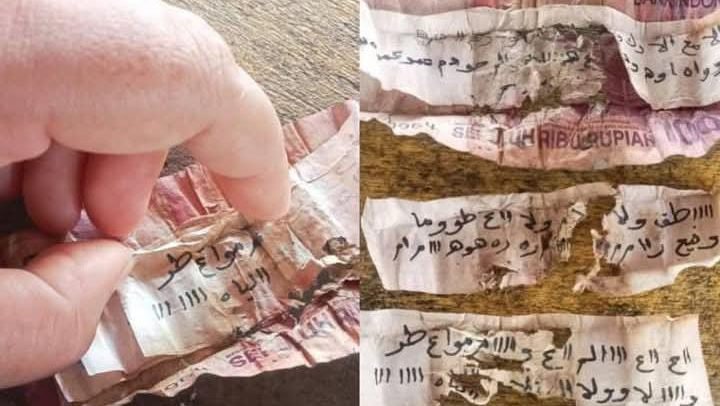 Viral di Sosmed warga Sijang Kecamatan Galing temukan Buhul di Warung Gorengan, Jumat (25/4/2025). (dok.Sambas Informasi)