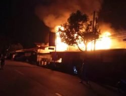 Dua Rumah Terbakar di Pontianak Barat, Diduga Akibat Ulah Penghuni Alami Gangguan Jiwa