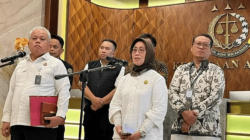 Ketua Dewan Pers Ninik Rahayu saat menyampaikan hasil pemeriksaan terkait kasus obstruction of justice yang menyeret Tian Bahtiar. (Ist)