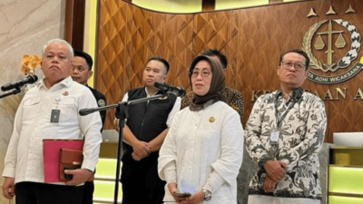 Ketua Dewan Pers Ninik Rahayu saat menyampaikan hasil pemeriksaan terkait kasus obstruction of justice yang menyeret Tian Bahtiar. (Ist)