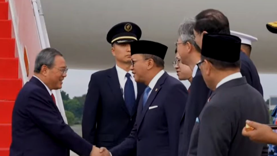 Perdana Menteri Republik Rakyat Tiongkok (RRT) Li Qiang tiba di Pangkalan Udara TNI AU Halim Perdanakusuma Jakarta pada Sabtu (24/5/2025). (Ist)