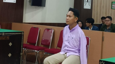 I Wayan Agus Suartama alias Agus Buntung menjalani sidang putusan di PN Mataram, Selasa (27/5/2025). (Ist)